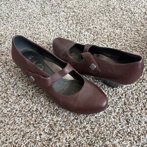 Vintage Dankso Mary Jane Heels Size 40/9, accepting offers!!